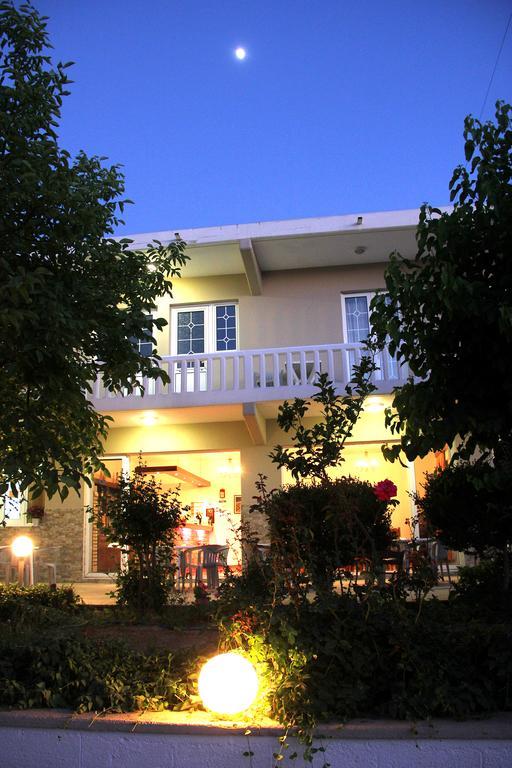 Hotel Ikaros อาร์คานเยโลส ภายนอก รูปภาพ