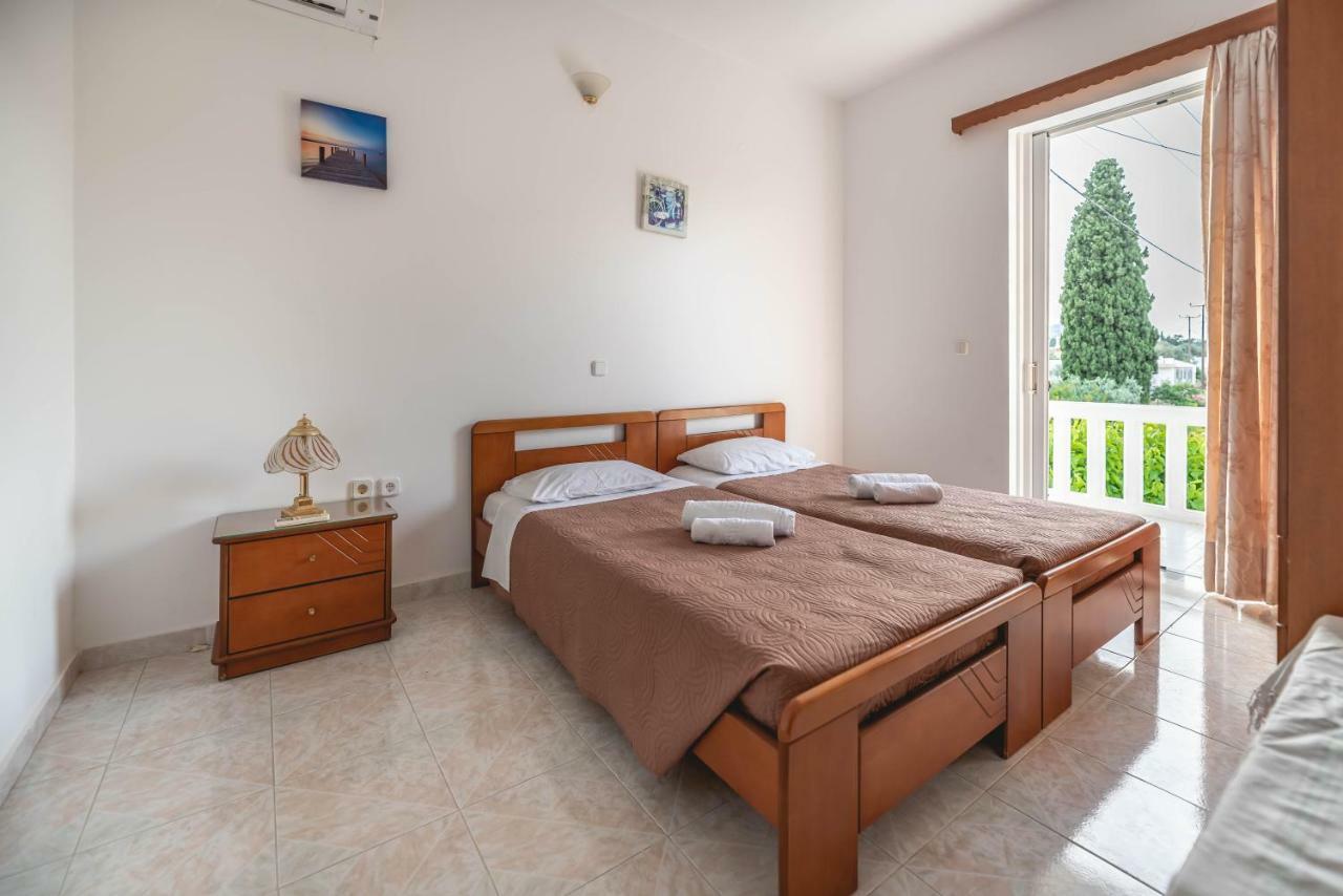 Hotel Ikaros อาร์คานเยโลส ภายนอก รูปภาพ