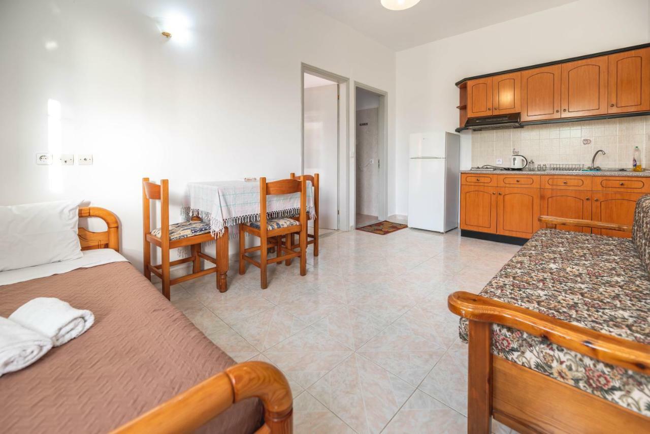 Hotel Ikaros อาร์คานเยโลส ภายนอก รูปภาพ