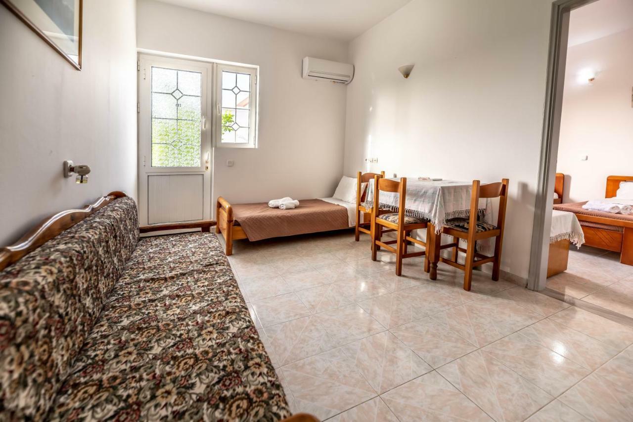 Hotel Ikaros อาร์คานเยโลส ภายนอก รูปภาพ