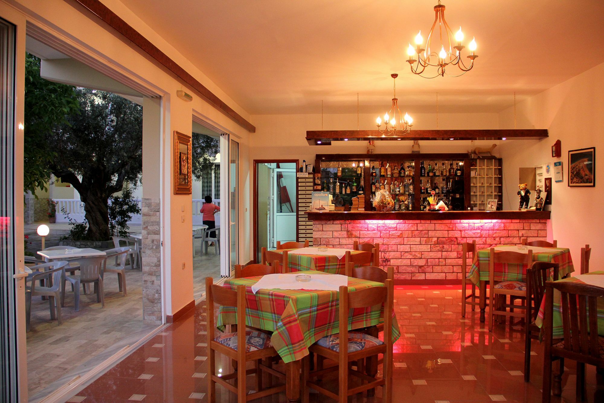 Hotel Ikaros อาร์คานเยโลส ภายนอก รูปภาพ